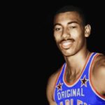 NBA – La photo dingue de Wilt Chamberlain au manoir Playboy !