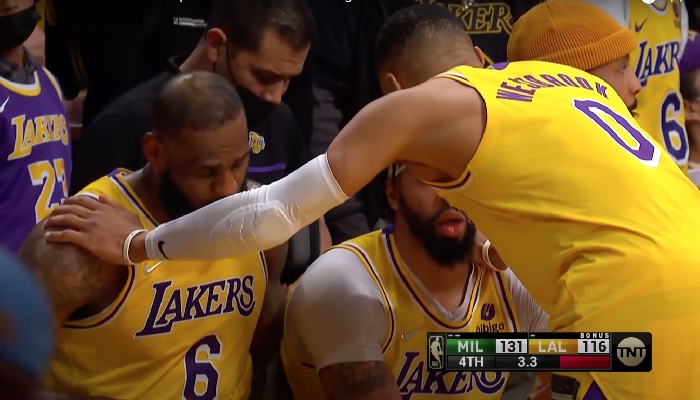 Russell Westbrook a soutenu LeBron James et Anthony Davis sur le banc des Lakers