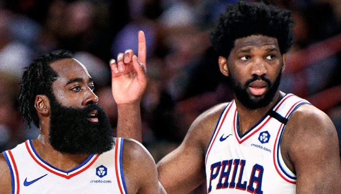 Les superstars NBA James Harden et Joel Embiid, ici sous les couleurs des Philadelphia 76ers, pourraient ne jamais rencontrer le succès côte à côte selon un célèbre analyste