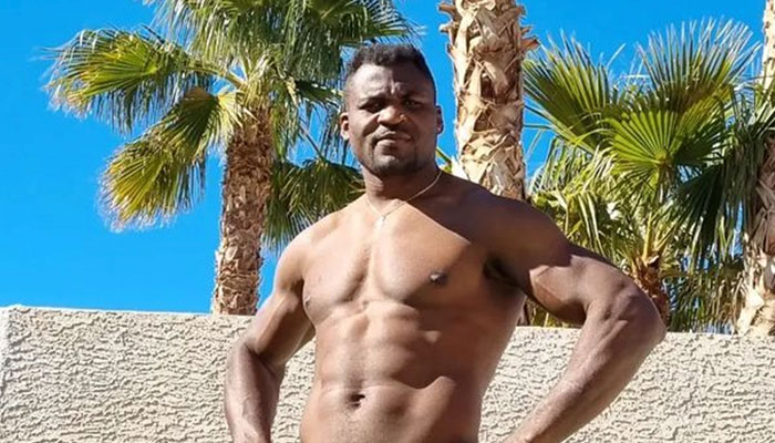 Francis Ngannou physique trop solide