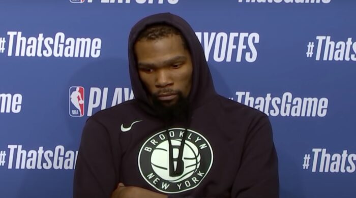 Kevin Durant face à la presse