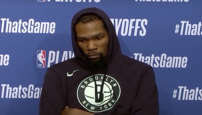 Kevin Durant face à la presse