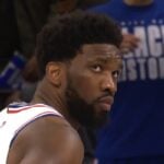 NBA – Passé inaperçu, l’autre geste scandaleux de Joel Embiid contre les Knicks révélé ! (video)