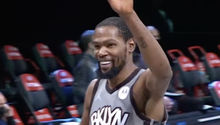 La superstar NBA des Brooklyn Nets, Kevin Durant, a salement trollé un prestigieux spectateur de la rencontre opposant sa franchise aux Boston Celtics