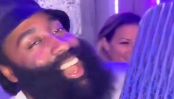 NBA James Harden aperçu en strip-club