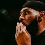 NBA – « LeBron James, je vais dribbler ta tête sur le sol comme un ballon de basket »