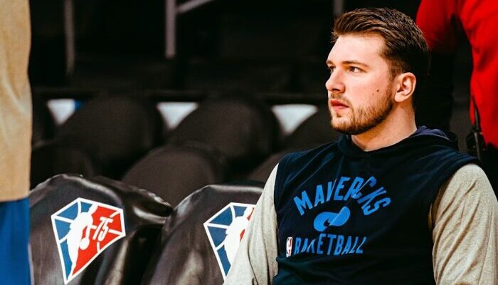 Luka Doncic sur le banc des Mavs