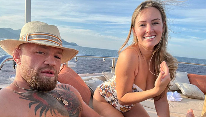 La star de l'UFC Conor McGregor (gauche) et son épouse Dee Devlin (droite)