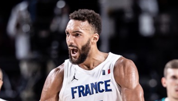 La superstar NBA française des Minnesota Timberwolves, Rudy Gobert, sous les couleurs des Bleus lors de JO 2021 de Tokyo