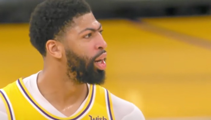 NBA Anthony Davis attaqué par Jae Crowder