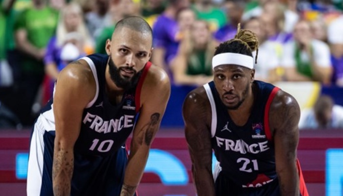 Les joueurs de l'équipe de France Evan Fournier et Andrew Albicy en ont marre de subir les foudres de leurs détracteurs depuis le début de l'Eurobasket