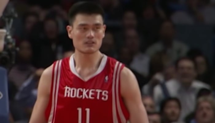 La légende NBA Yao Ming sous les couleurs des Houston Rockets