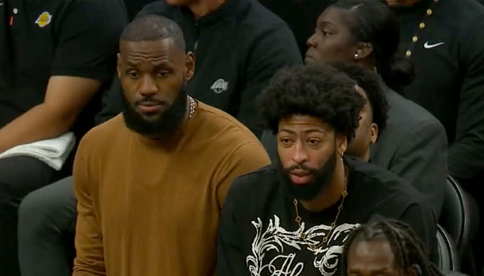 Les stars NBA des Los Angeles Lakers, LeBron James (gauche) et Anthony Davis (droite)