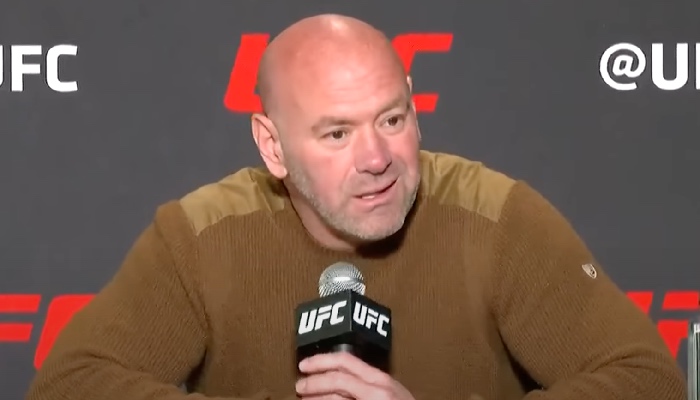 Dana White pendant sa conférence de presse UFC