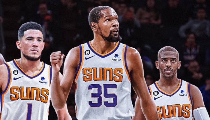 Les Phoenix Suns, représentés ici par Devin Booker, Kevin Durant et Chris Paul, tenteront d'ajouter un autre gros nom à leur effectif pendant l'intersaison