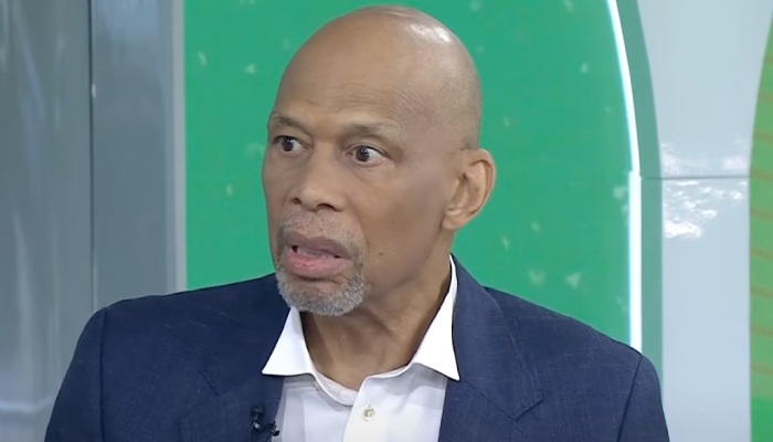 La légende NBA Kareem Abdul-Jabbar