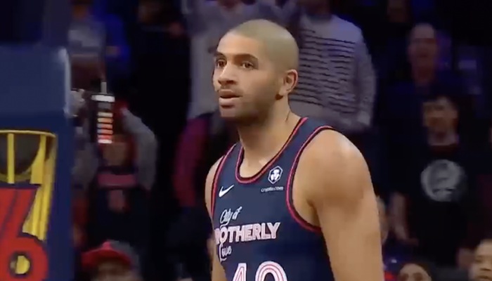 Nicolas Batum avec le maillot des Sixers