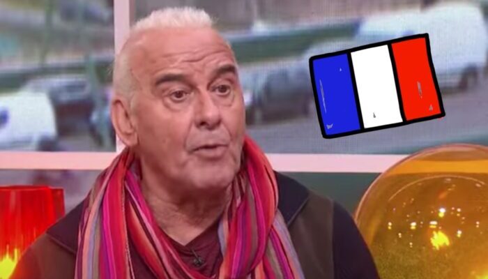 Michel Fugain et le drapeau français