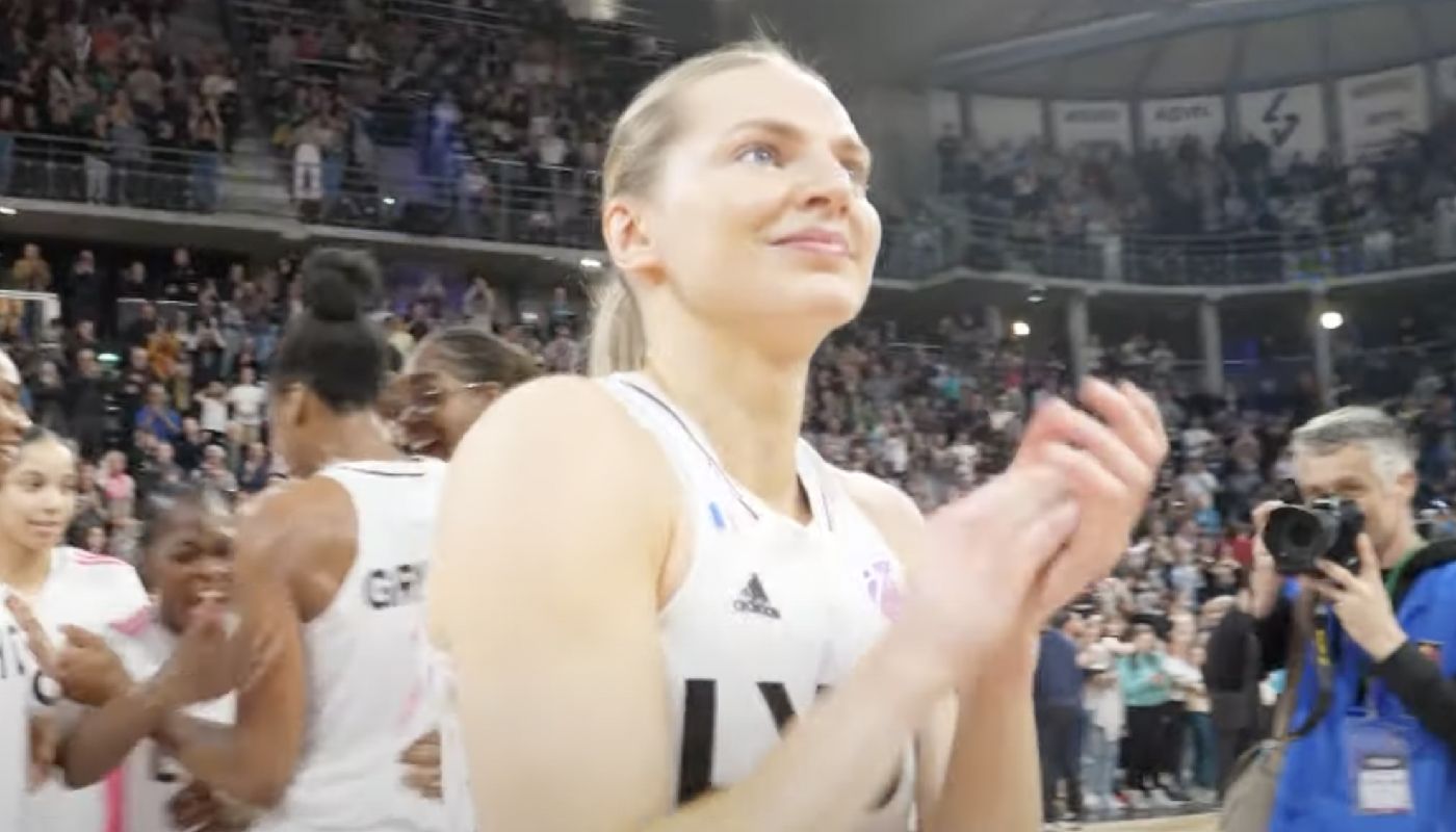 Marine Johannès avec le maillot de l'ASVEL féminin