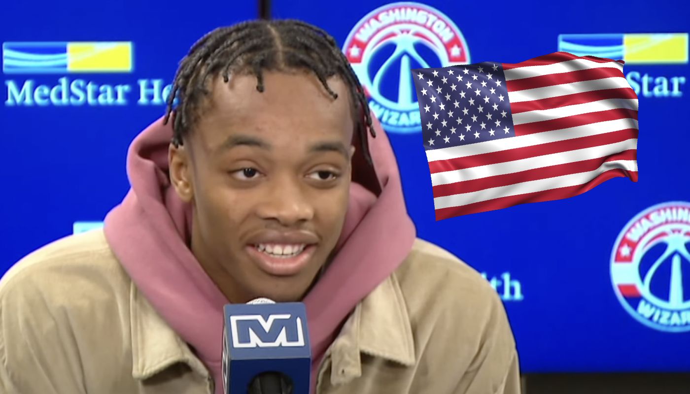 Bilal Coulibaly des Wizards avec le drapeau américain