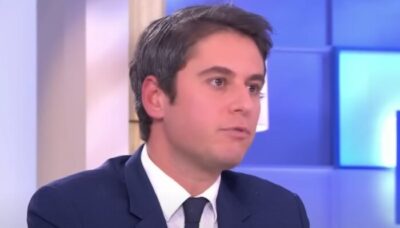 Gabriel Attal (35 ans) balance la phrase très cash de ses soeurs en privé : « Mais pourquoi t’es…