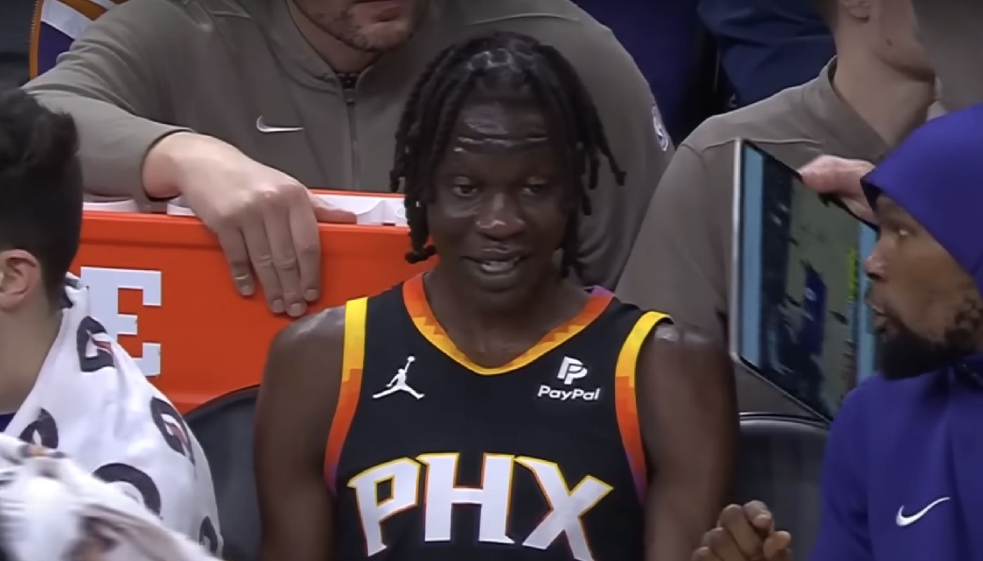 Bol Bol sur le banc des Suns