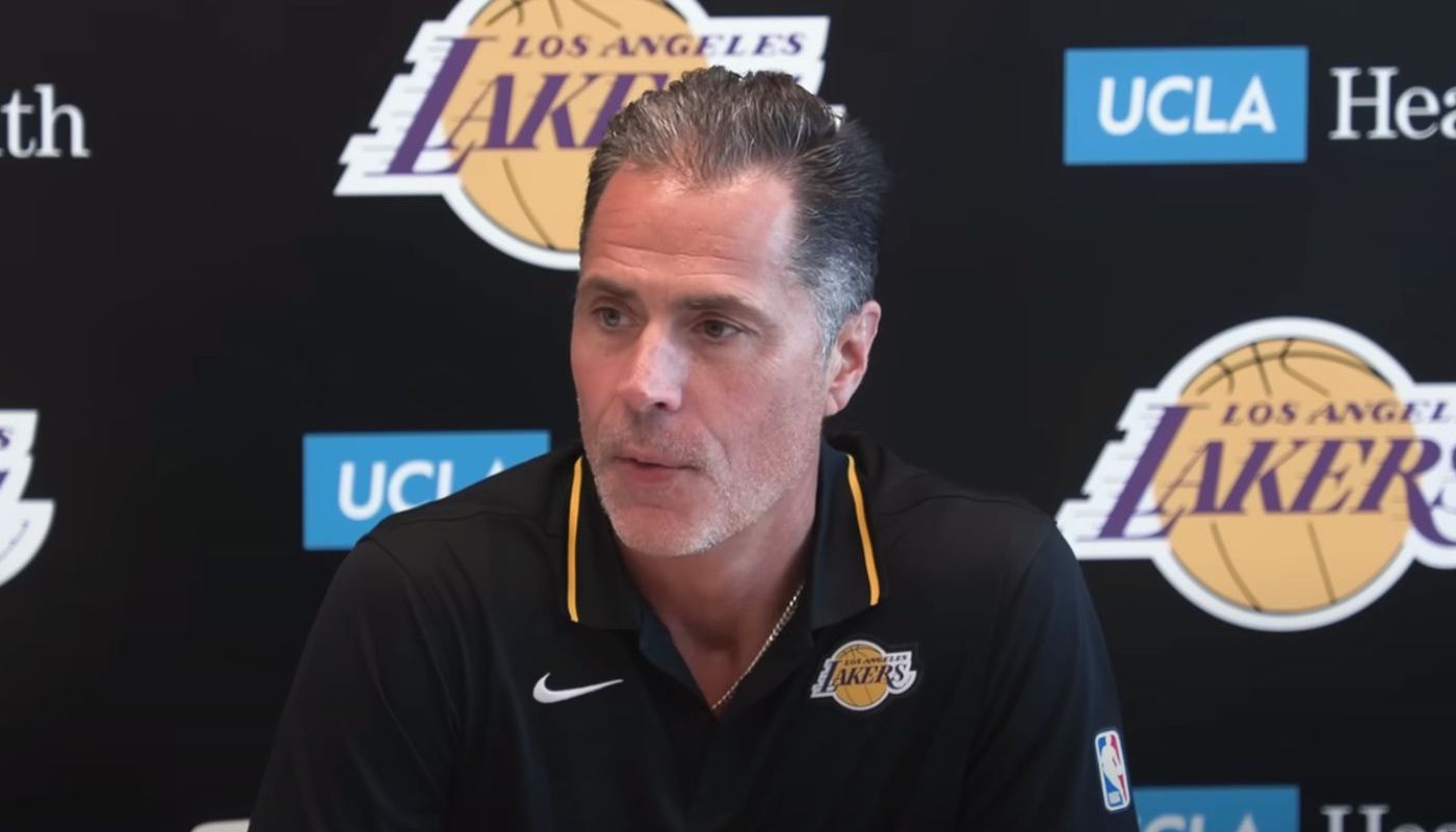 NBA Le GM des Lakers Rob Pelinka