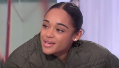 Née en Martinique, Mélanie de Jesus Dos Santos cash sur sa famille là-bas : « C’était compliqué de…