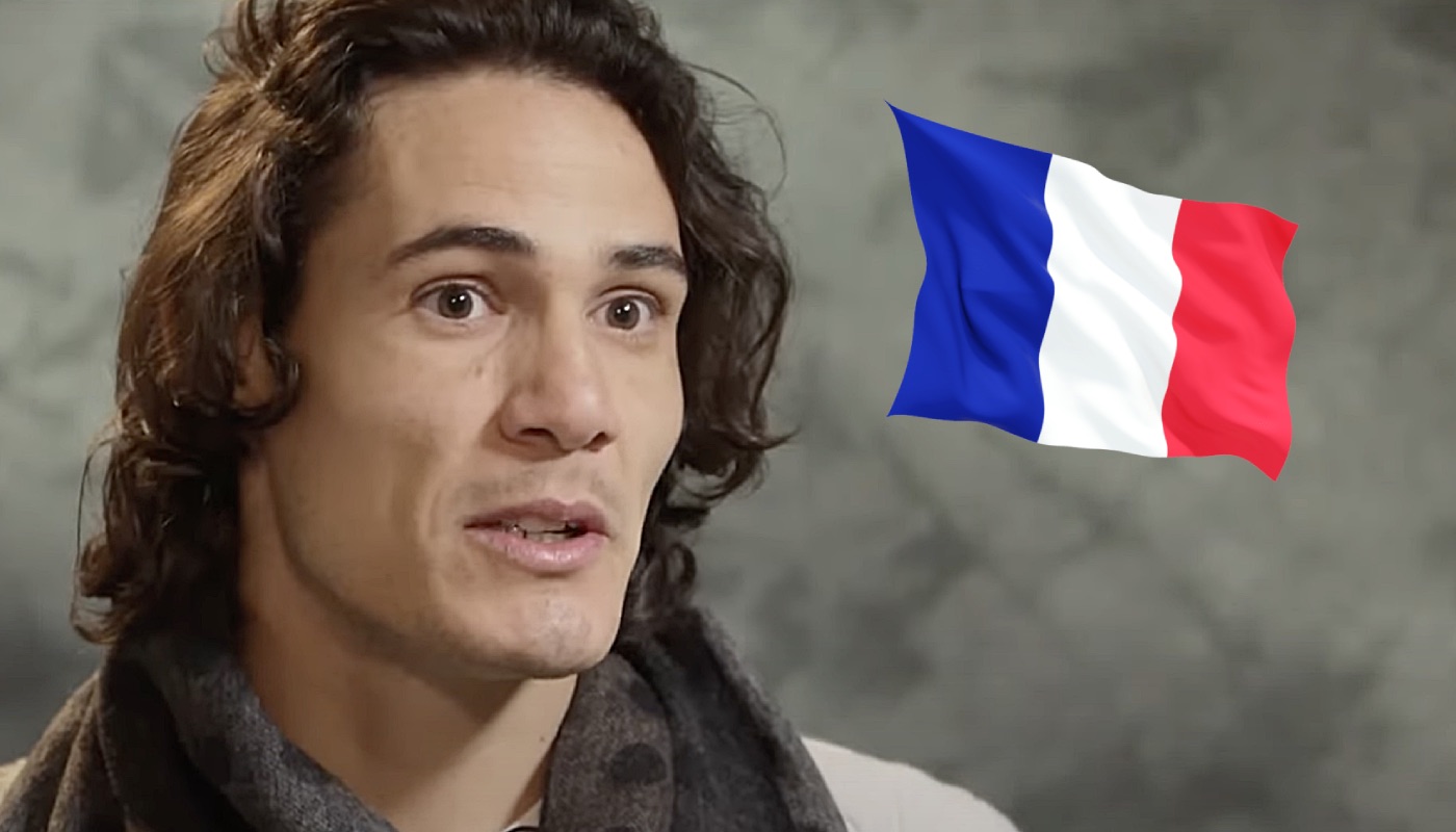 L'attaquant uruguayen Edinson Cavani, ici accompagné du drapeau de la France
