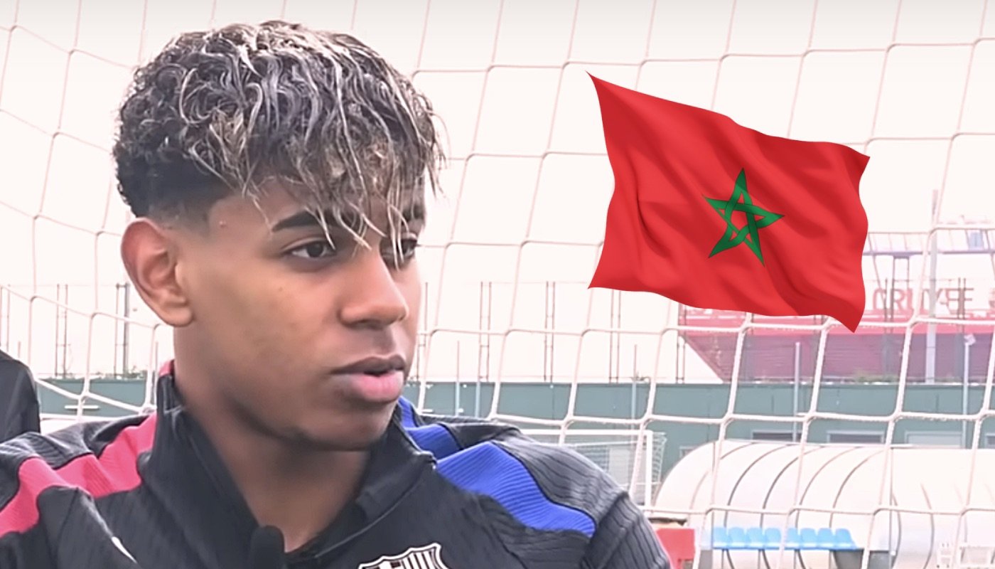 Le footballeur espagnol Lamine Yamal, ici accompagné du drapeau du Maroc