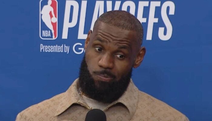 LeBron James en conférence de presse pour les Lakers