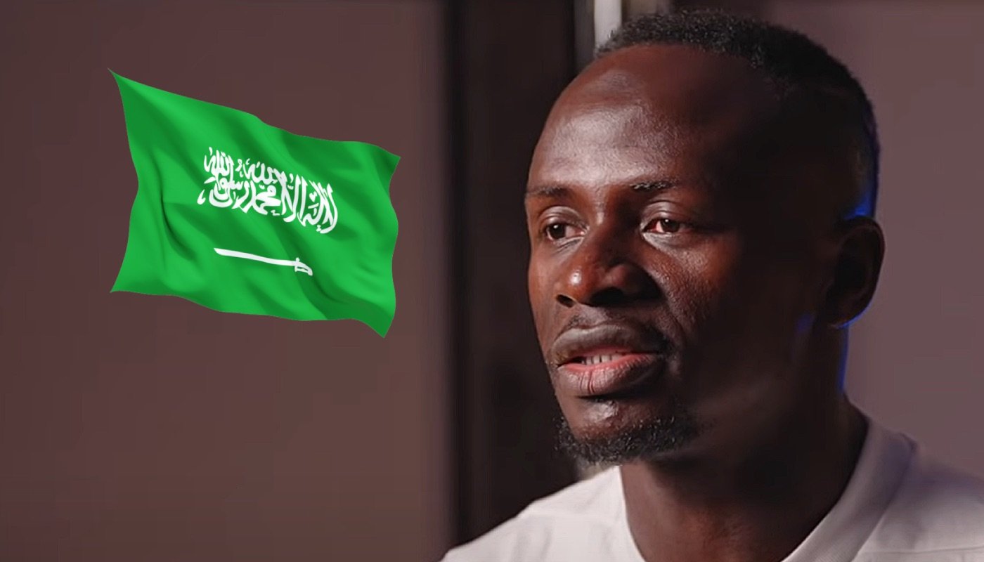 Le footballeur sénégalais Sadio Mané, ici accompagné du drapeau de l'Arabie saoudite