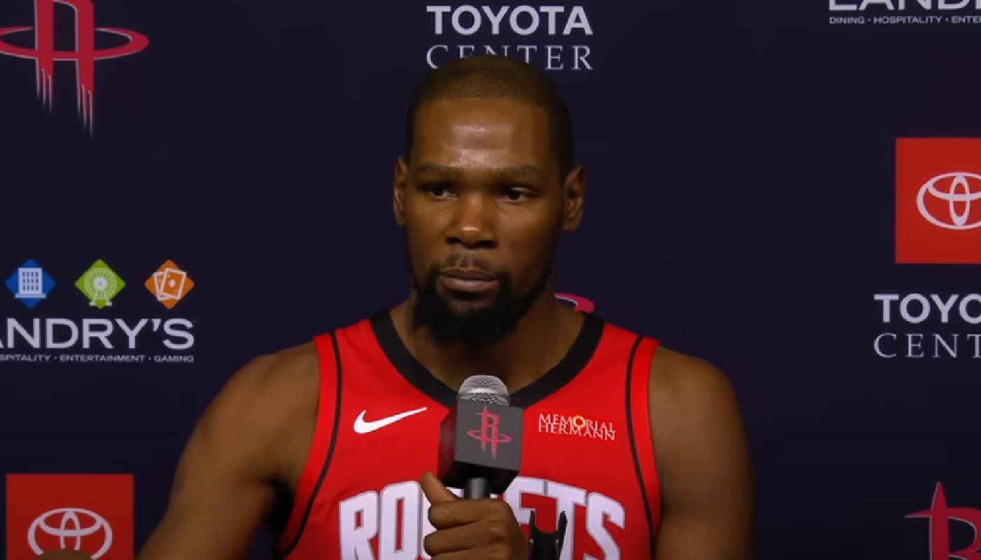 Kevin Durant sous son maillot des Rockets
