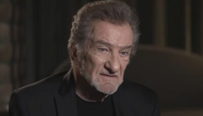 Quitte à casser son image, Eddy Mitchell (83 ans) avoue frontalement son vice : « Oui, j&rsquo;ai pris…