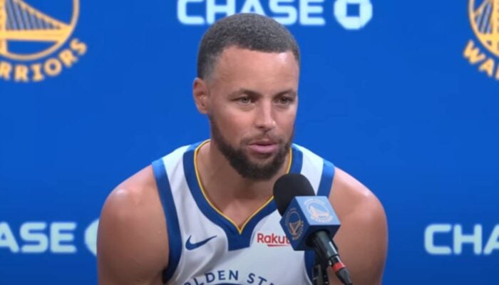 Stephen Curry en conférence pour les Warriors