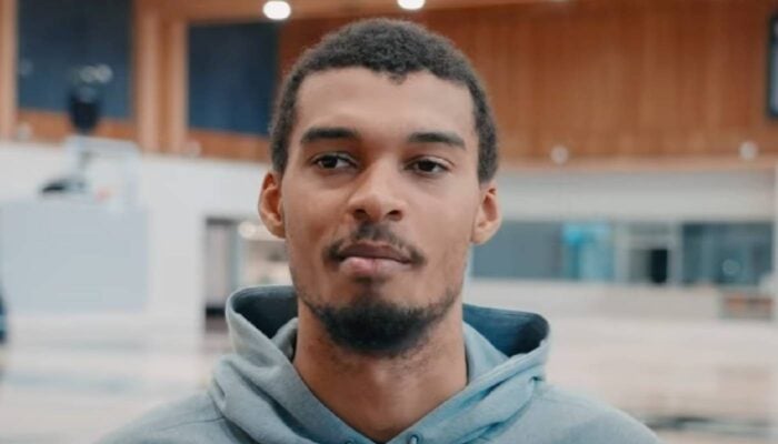 Victor Wembanyama pour une interview avec les Spurs