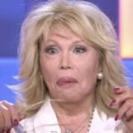 Toujours aussi crue à 86 ans, Amanda Lear prévient : « Le prochain mec qui me voit à poil…