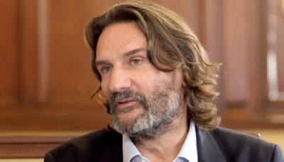 Frédéric Beigbeder furax : « C&rsquo;est en sujet tabou, mais il n&rsquo;y a qu&rsquo;en France qu&rsquo;on trouve encore normal de…