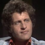 Près de 50 ans après, la fils de Joe Dassin cash sur sa mort : « Les rumeurs sont fausses, ce qui l&rsquo;a tué, c&rsquo;est…