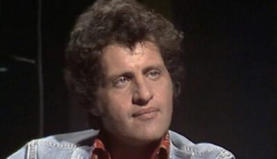 Près de 50 ans après, la fils de Joe Dassin cash sur sa mort : « Les rumeurs sont fausses, ce qui l&rsquo;a tué, c&rsquo;est…