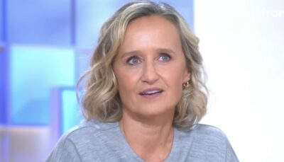 Caroline Roux (53 ans) cash sur la partie de son corps qui enflamme certains téléspectateurs : « J&rsquo;avoue que ça me…
