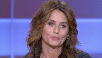 Faustine Bollaert (47 ans) assume la partie de son corps qu&rsquo;elle a modifiée : « J&rsquo;ai fait refaire mes…