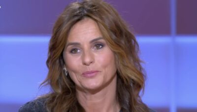 Faustine Bollaert (47 ans) assume la partie de son corps qu&rsquo;elle a modifiée : « J&rsquo;ai fait refaire mes…