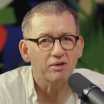 Trompé, Dany Boon (59 ans) cash : « Je suis rentré, et elle était au lit avec un mec, alors j&rsquo;ai…