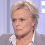 À 70 ans, Muriel Robin déballe tout sur sa jeunesse : « Quand j&rsquo;avais 12 ans, mon père a…