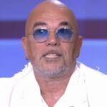 Un célèbre chanteur lâche son avis cash sur Pascal Obispo : « Il a un égo de malade, et…
