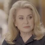 Catherine Deneuve (82 ans) dévoile l&rsquo;endroit improbable et osé de son tatouage : « C&rsquo;est assez…