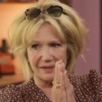 Le célèbre chanteur qui a refusé cash les avances de Clémentine Célarié : « Il n&rsquo;a pas voulu de moi… »