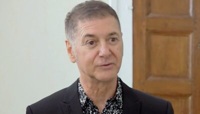 Amer, le tacle appuyé d&rsquo;Etienne Daho (70 ans) envers la France : « Dans ce pays, tu n&rsquo;es pas…