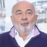 Gérard Jugnot sans filtre sur sa sexualité : « Désolé d&rsquo;être anormal, moi ça ne me viendrait pas à l&rsquo;idée de…